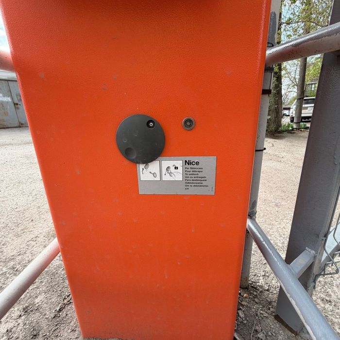 Продам автоматический шлагбаум Nice
