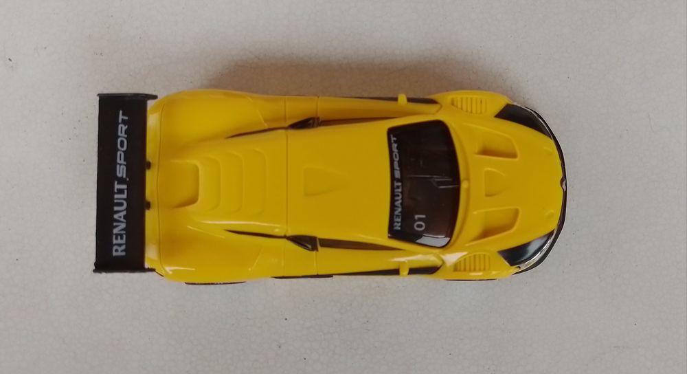 Продавам Renault RS01, мащаб 1/43