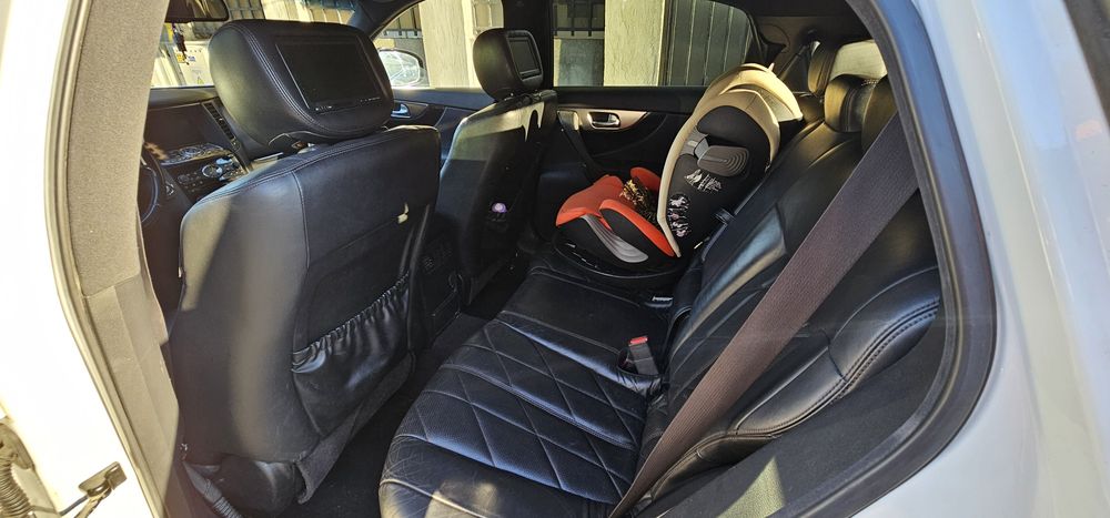 Infiniti FX30 D  an 2010 V6 Premium S