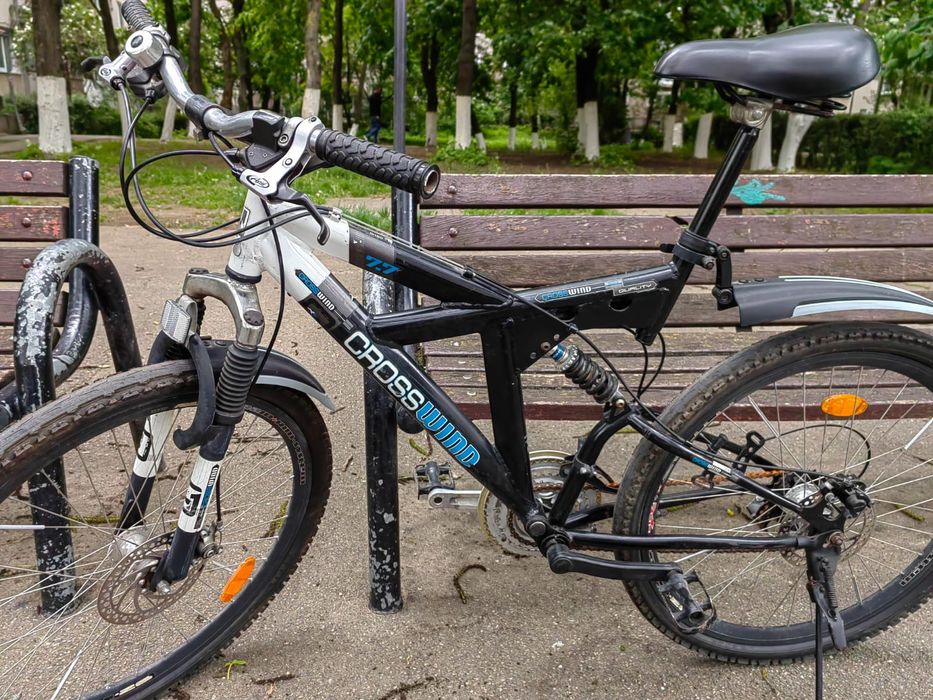 Vând bicicleta! Foarte puțin folosită!