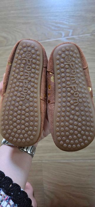 Pantofi bebe PomPom