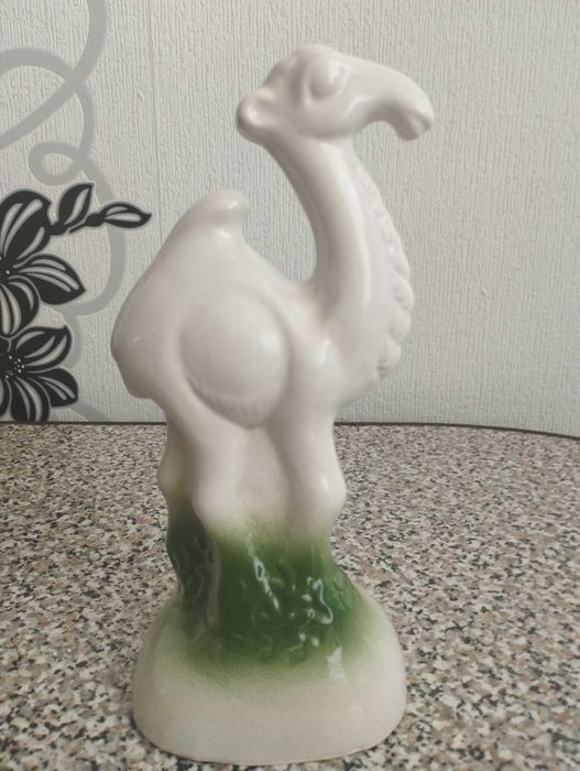 Статуэтки, копилки, кукла, картина, карточкии