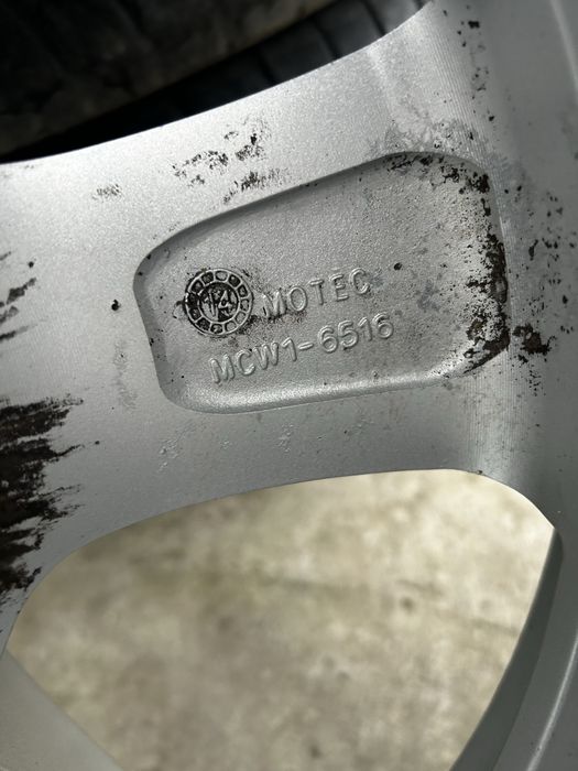 Джанти с гуми 5х114.3 16цола