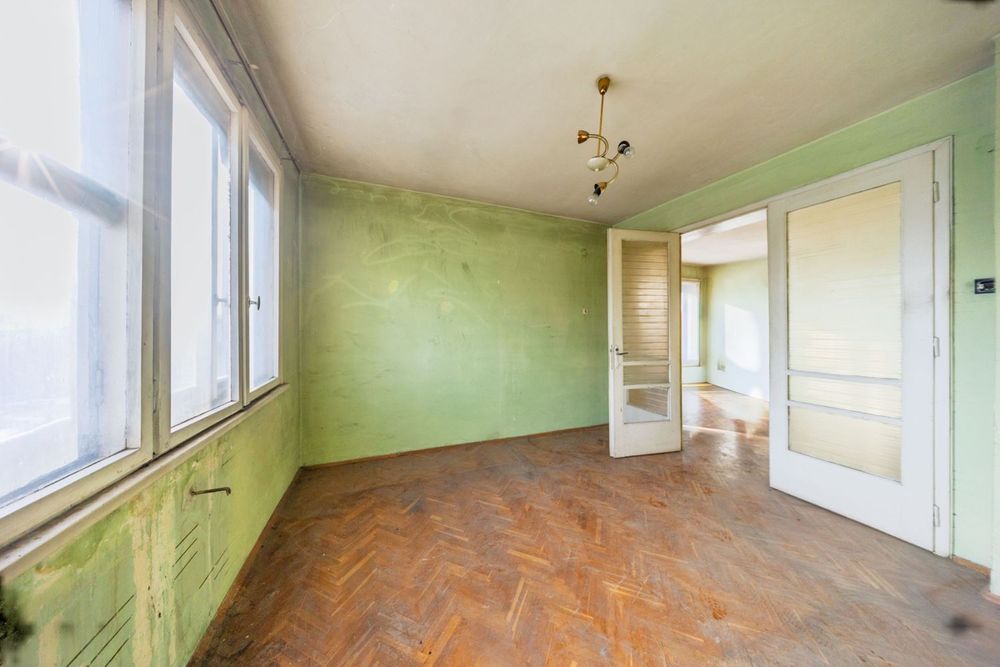 Продава се Тристаен апартамент в Плевен, Идеален център - 91 кв.м за 645 €/кв.м - Снимка #1