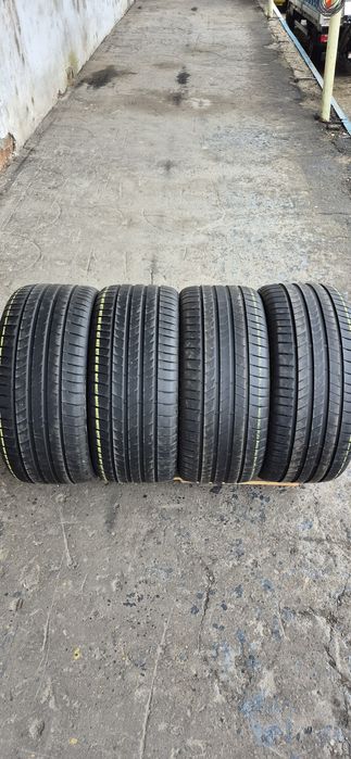 4 anvelope vara Bridgestone 255/35/21.Pretul este pe bucata.