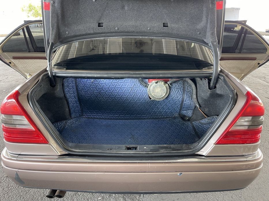 Продается мерседе w202 с180