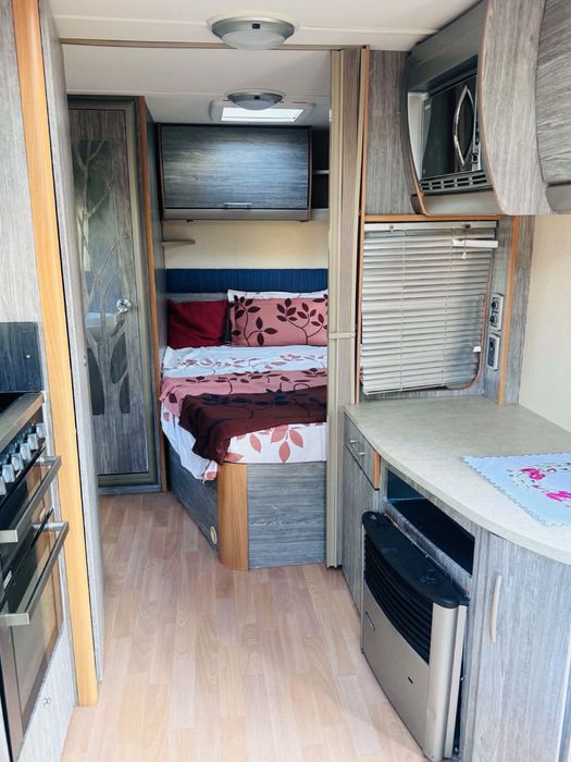 Vand Rulota Caravana Swift Charisma  2009  Pat Fix Matrimonial  Motor mover