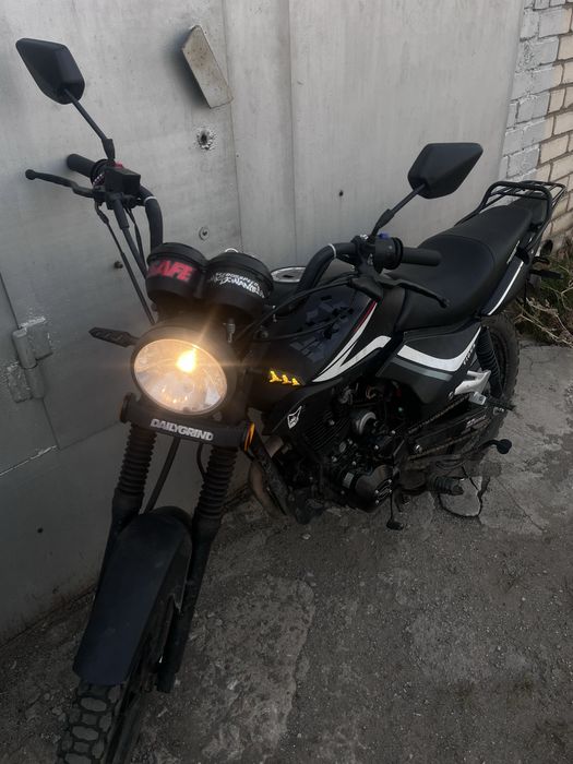 бодрый мотоцикл двухсотка