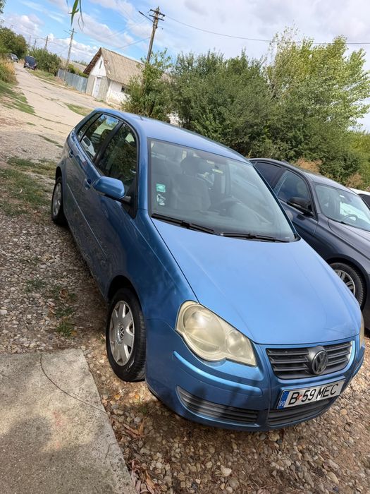 VOLKSWAGEN Polo