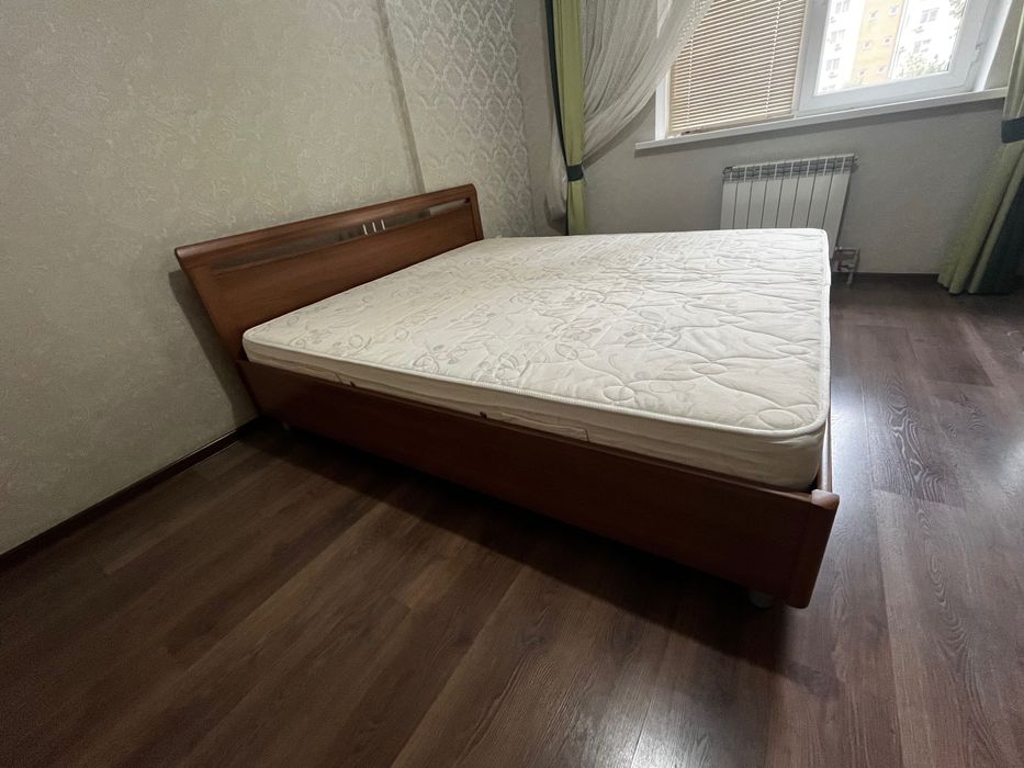 Кровать двуспальная