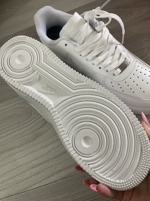 Adidasi nike , nou cu eticheta