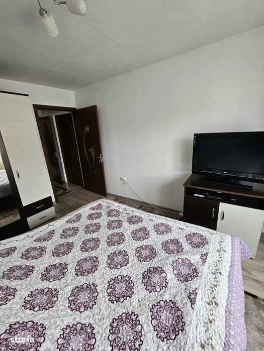 Apartament 4 camere,2 bai ,balcon ,Centru Beclean