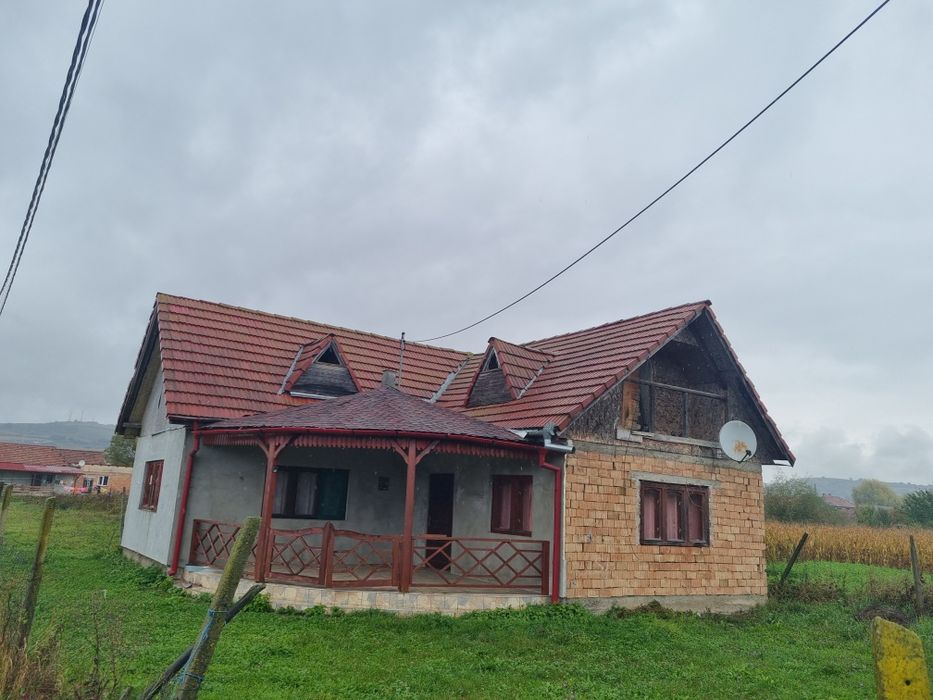 Casa cu 3 camere in Acatari