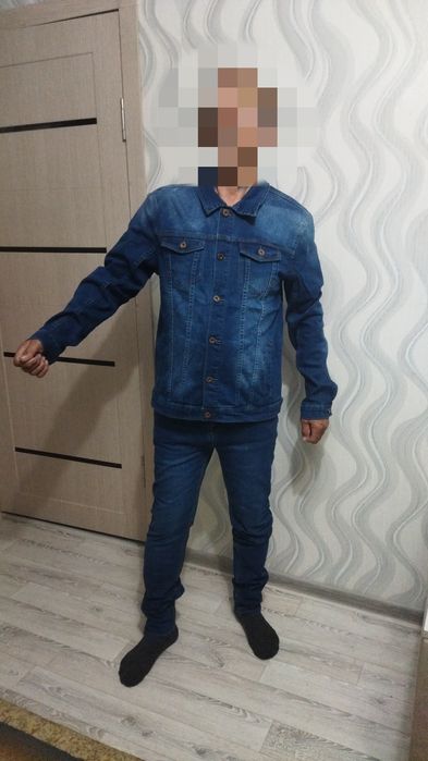 Продам джинсовый костюм