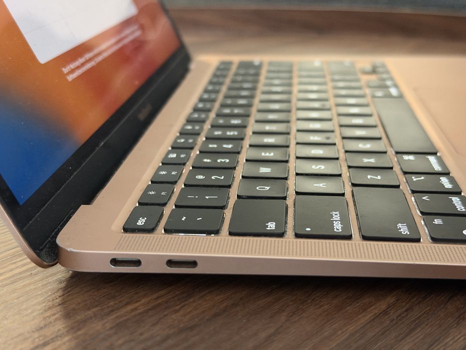 MacBook Air M1 (A2337) – Отлично състояние