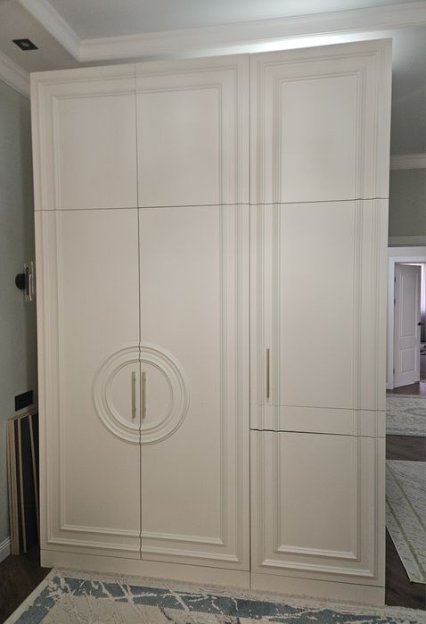 Продается шкаф 3 дверный