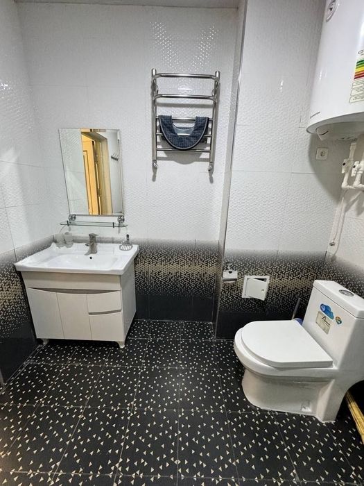 Яккасарайский район — Kosmonavtlar Metro Station