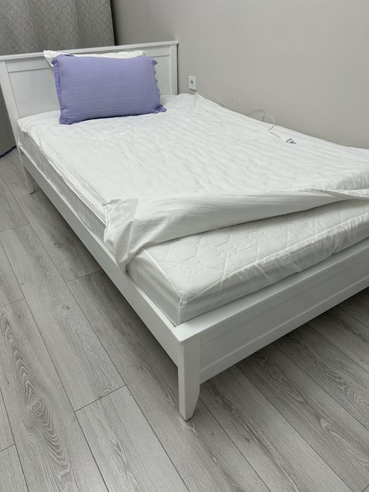 Продам деревянную кровать
