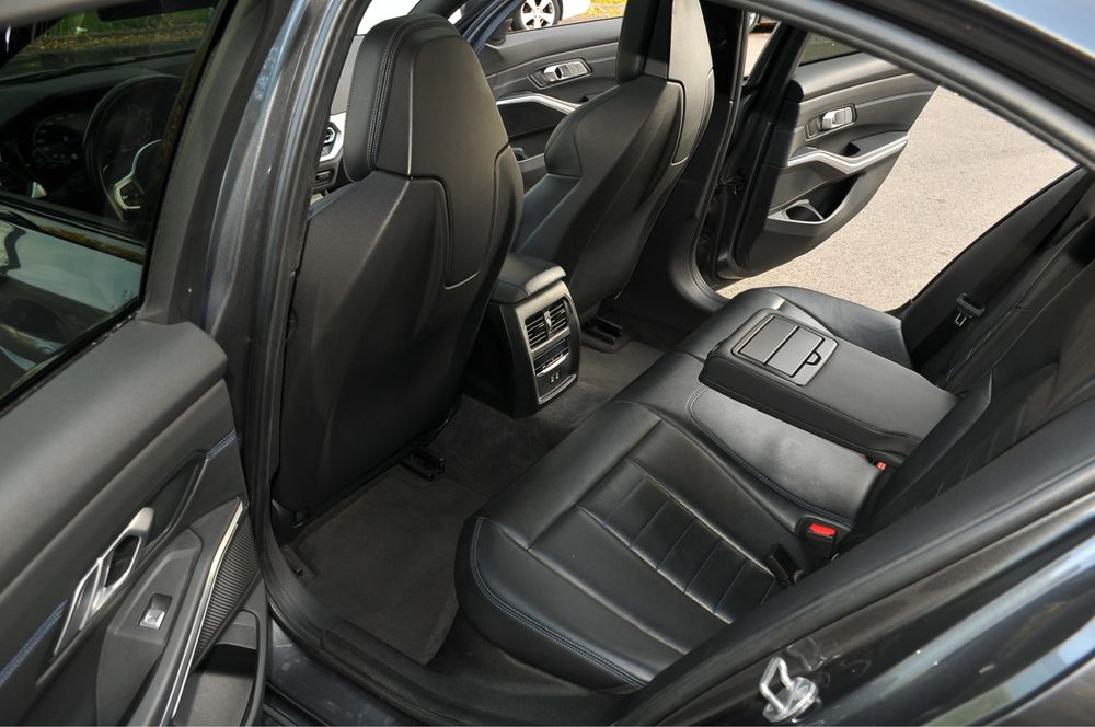 Bmw G20 330d xDrive M interior Competition