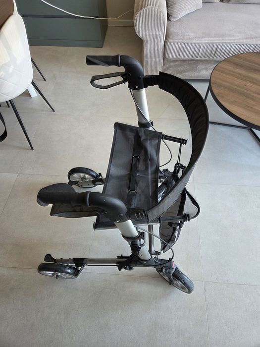 Нов ролатор проходилка Vermeiren Quadri-Light с 4 колела, седалка и спирачки – 200 €