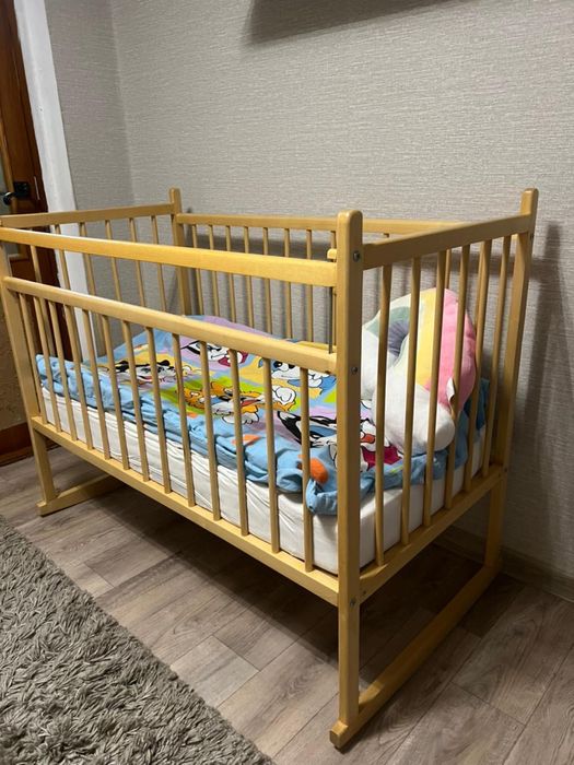 Детская кроватка,матрас