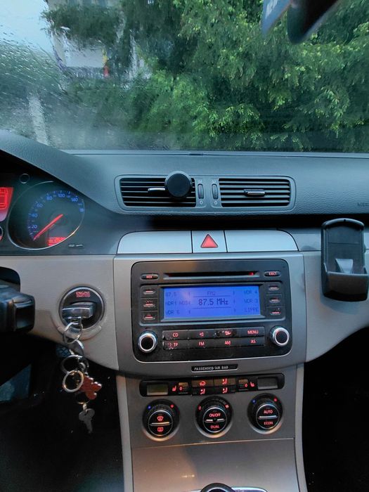 Vând Vw Passat B6