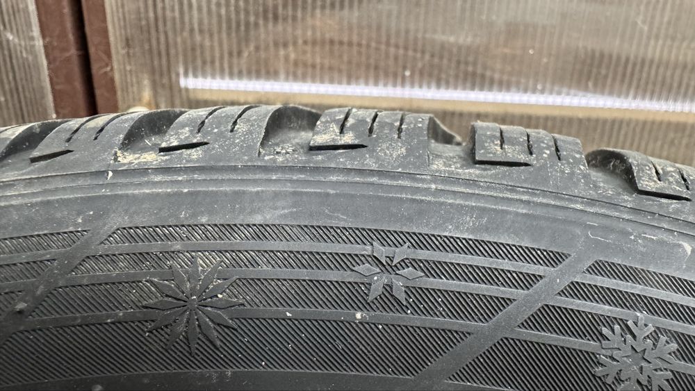 2 cauciucuri iarna 275/40 R18