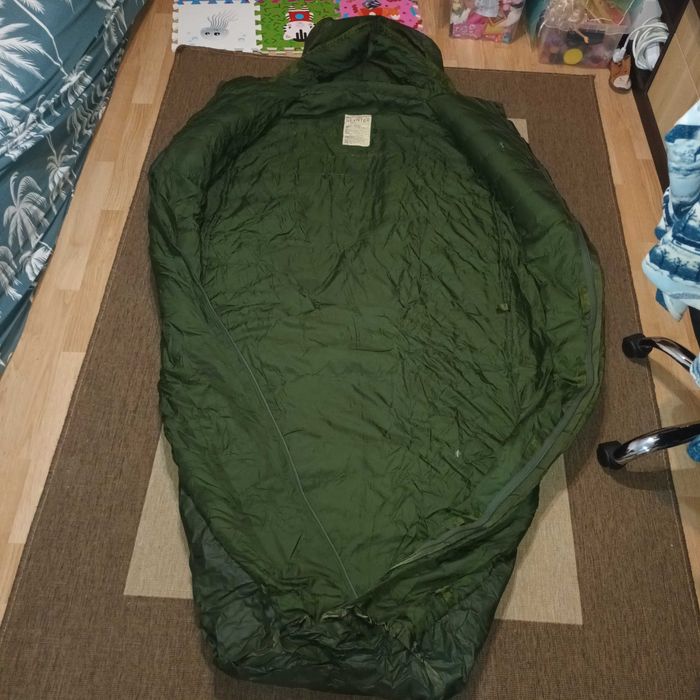 Sistem de dormit, bivuac GORE-TEX Belgia si sac de dormit cu puf, UK