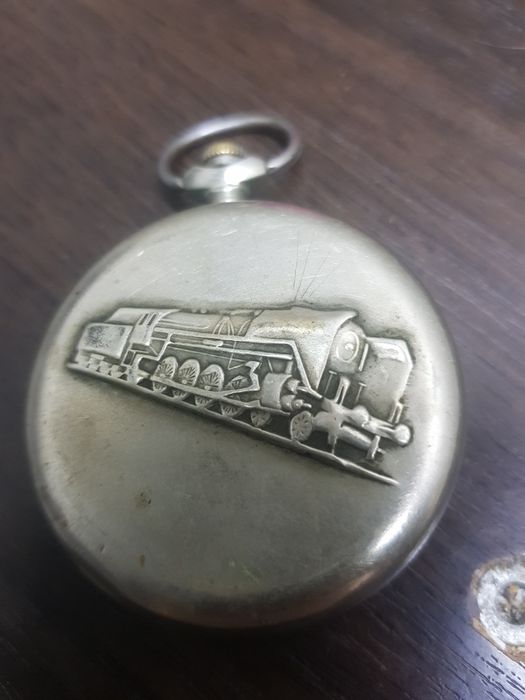 Продам карманные часы Молния