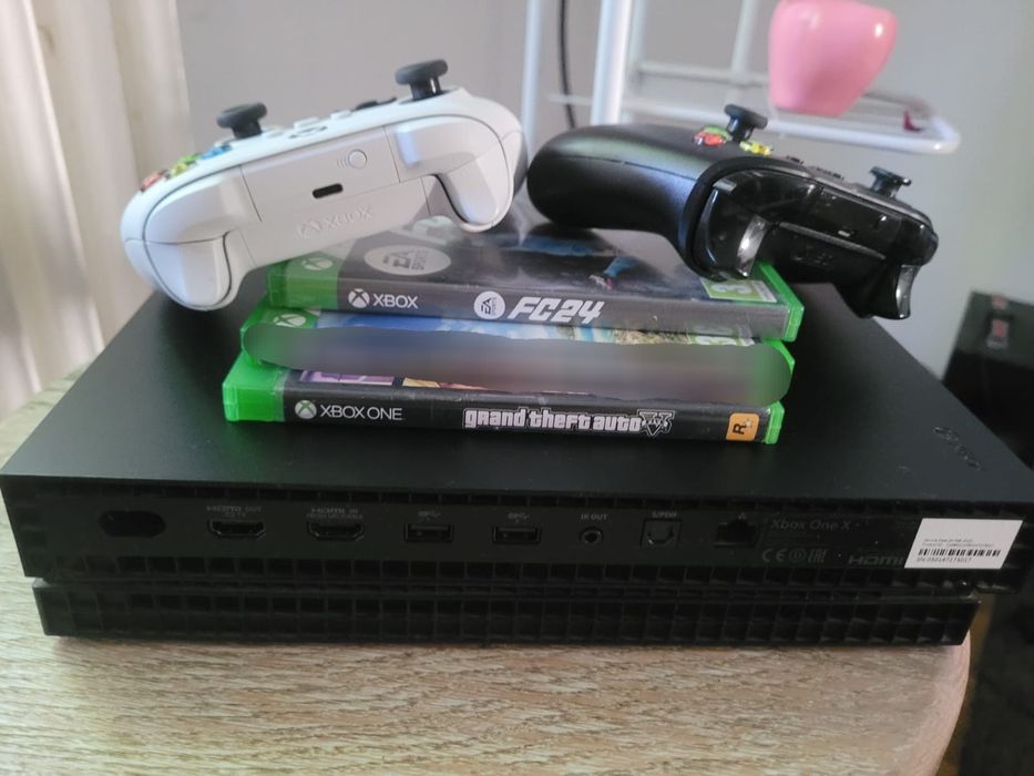 Xbox One X  1TB Impecabil + GTA 5,FC24