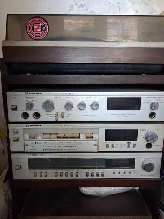 Radiotehnika: Проигрыватель, усилитель, магнитофон-приставка и тюнер
