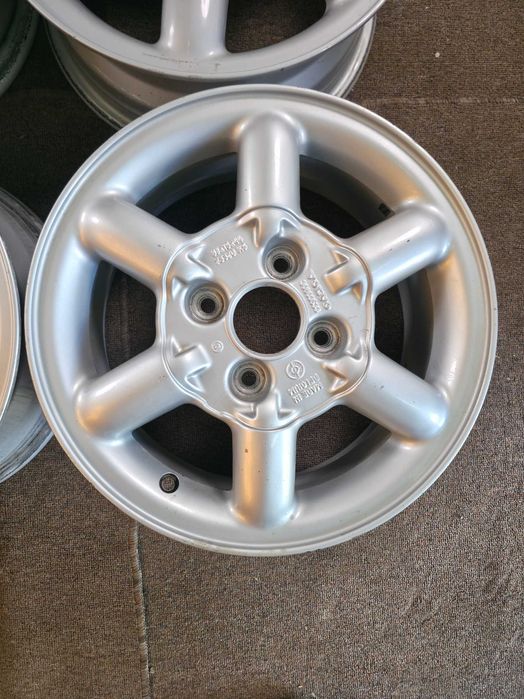 4 Jante Aliaj 4x114.3 15'' - OEM VOLVO V40 S40 - 6J ET 44 ( 30803533 )