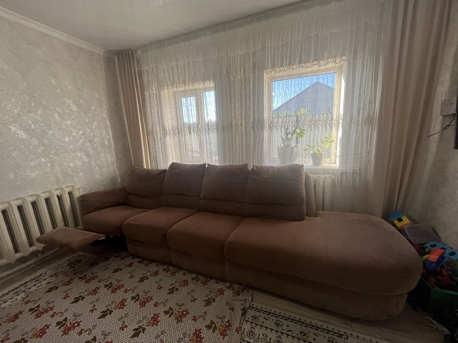 Продам диван для гостиной