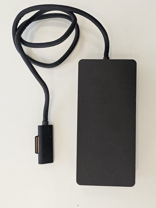Microsoft Surface Dock Model 1661 – Docking Station cu Mufa Surface Connect