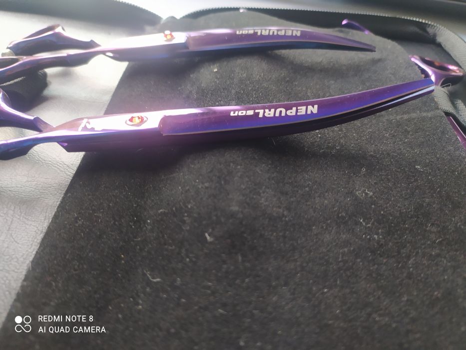 Набор ножниц для стрижки.