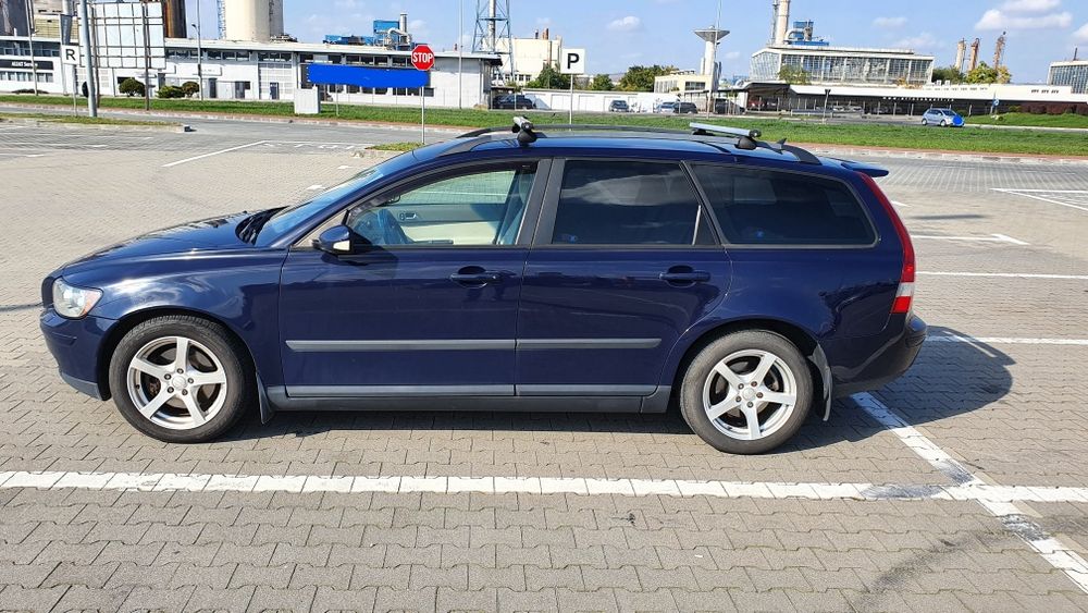 VOLVO V50 R design 2D 136 CP