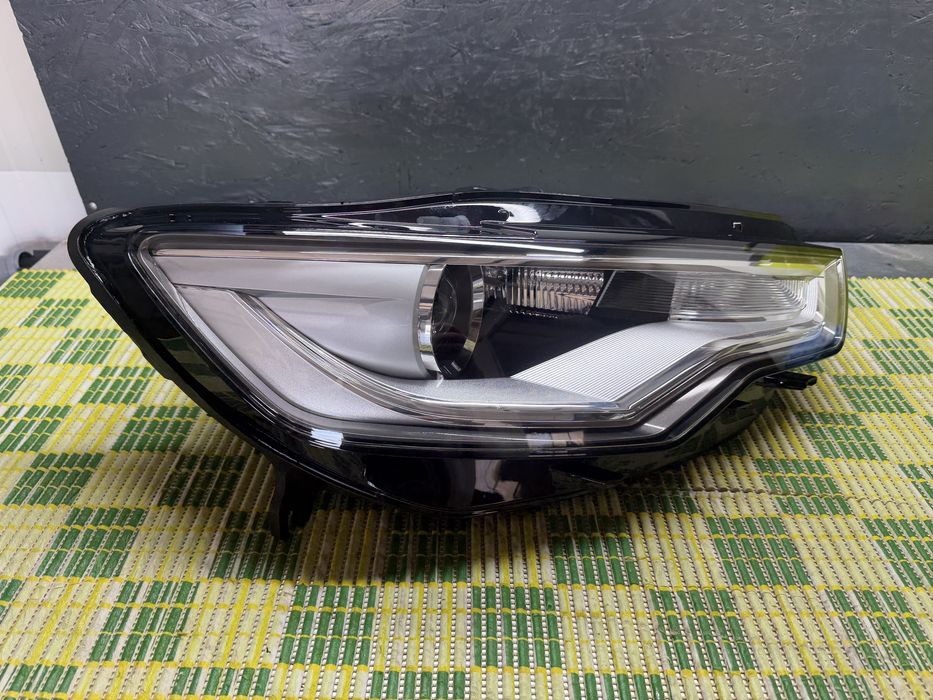 Far dreapta Audi A6 c7 4g bixenon