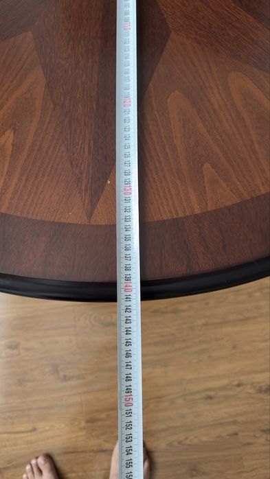 Срочно стол и стулья