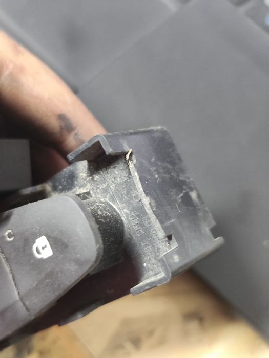 Buton avarii e3160101 Dacia Logan 2 (facelift) (2017 - 2020)