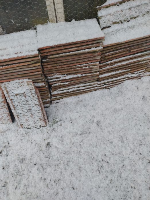 Țiglă ceramică cu un cioc și cu două ciocuri