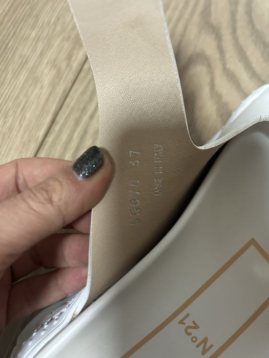 Сандали  N°21 -размер 37