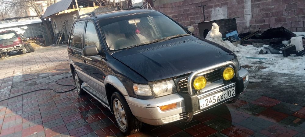 Митсубиси спес вагон шариот РВР руннер