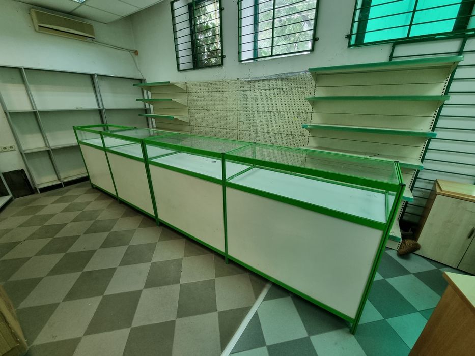 Краестени и островни стилажи