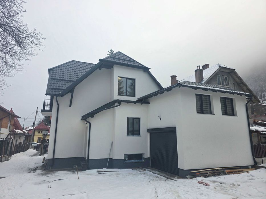 Vilă interbelică restaurată integral – proprietate rară Sinaia centru