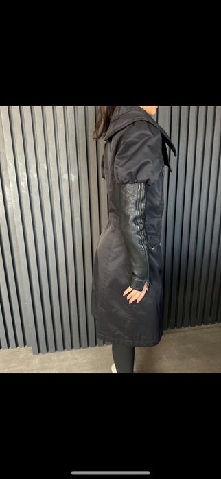 Продавам тренч сатен с кожа