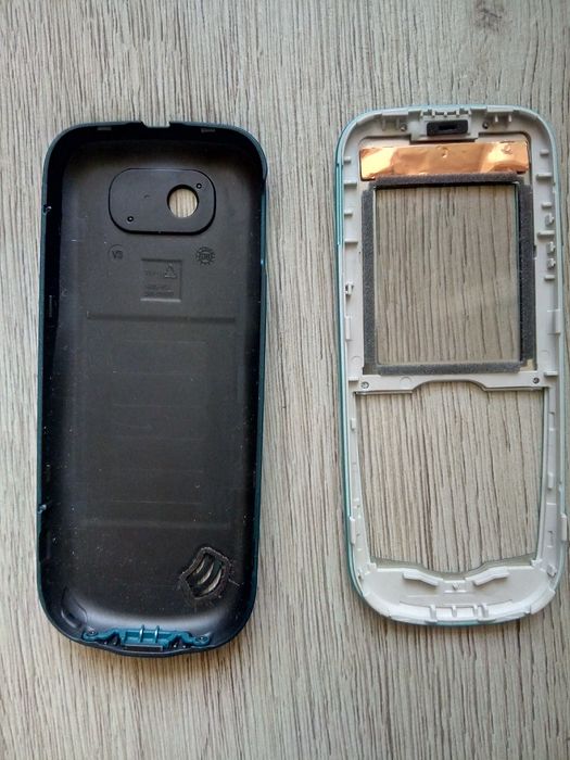 Телефон Нокиа Nokia 2600 + нов панел