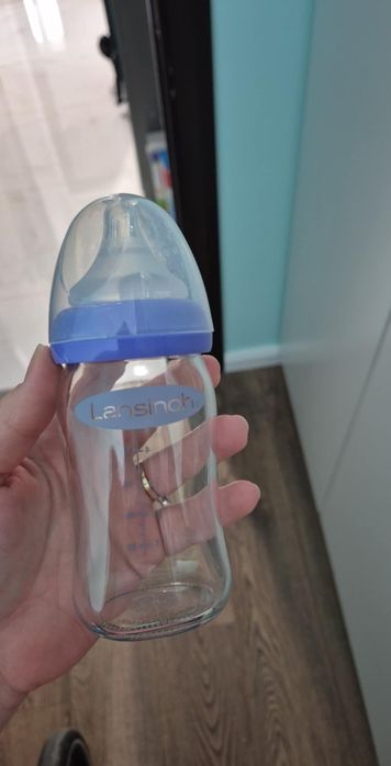 Бебешки шишета различни видове