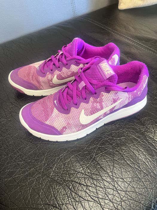 Дамски маратонки NIKE