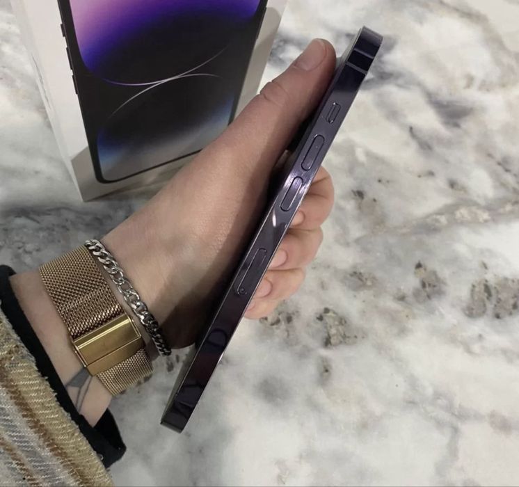 Продам айфон 14 про