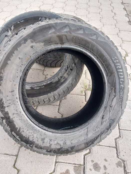 3 шины 235 60 R16 за 20 тысяч.